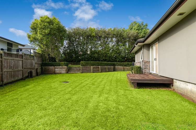 9 Dressage Lane Greenhithe_13