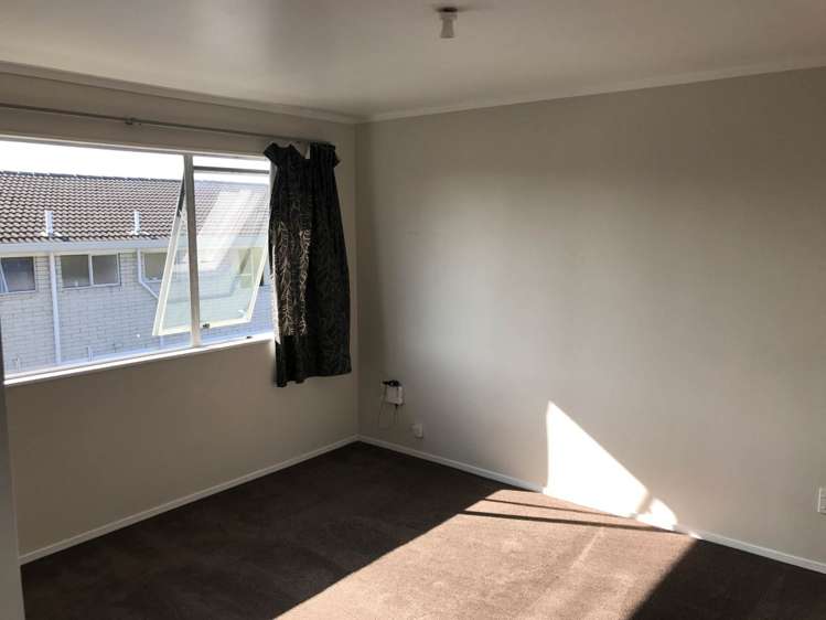 3/79 West Coast Road Glen Eden_5