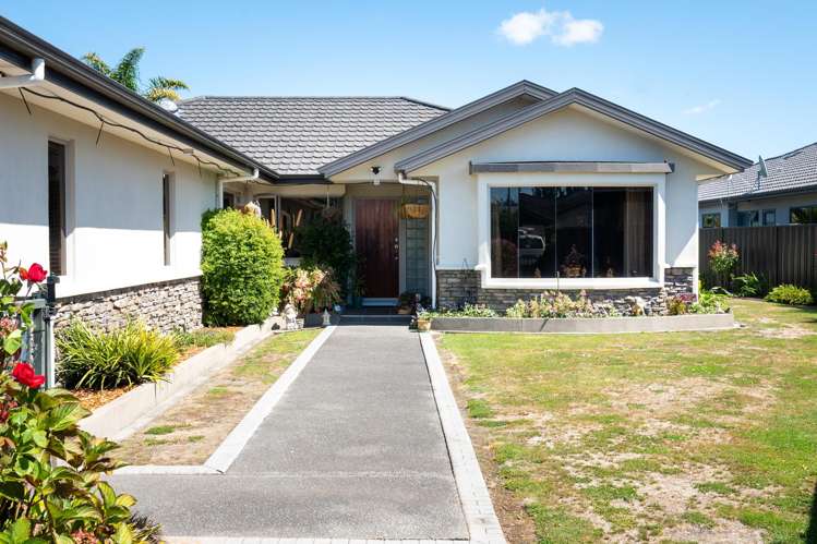 16 Delta Mews Place Clive_13