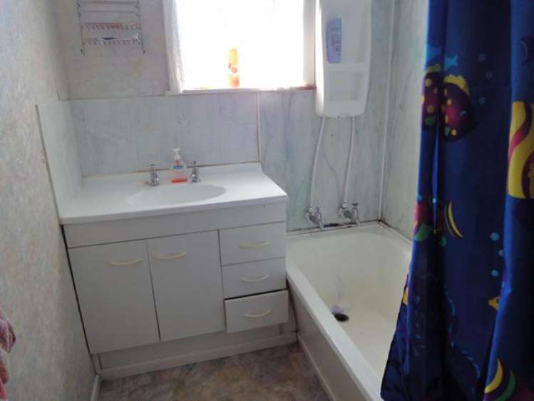 83 Clinkard Avenue Glenholme_5