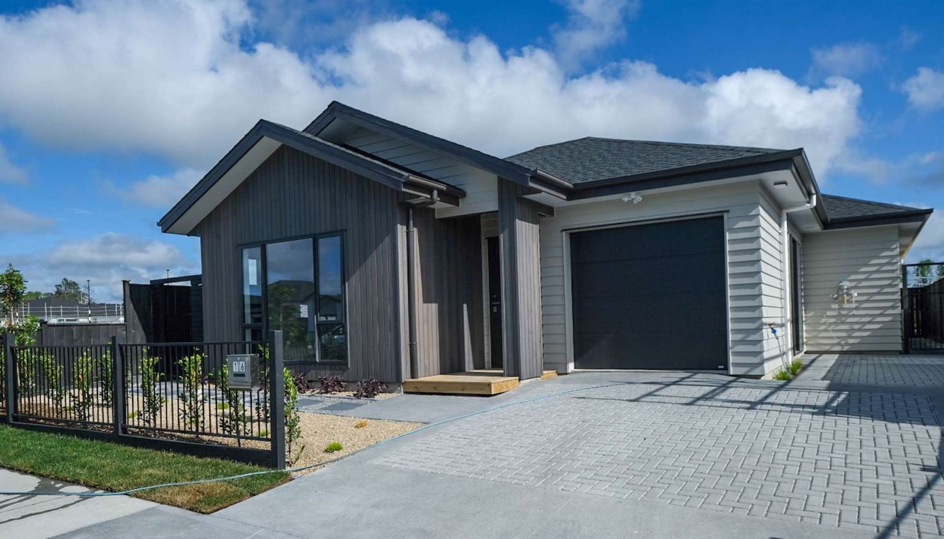 16 Matahae Crescent Milldale_0