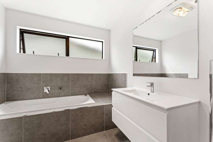 10 Toia Lane Silverdale_15