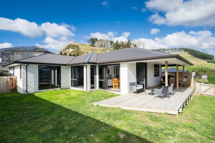 199 Ballintoy Park Drive Welcome Bay_13