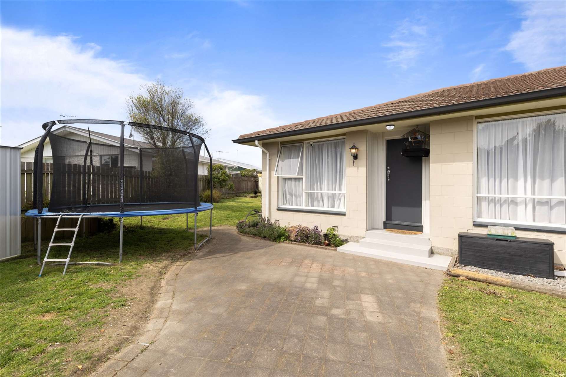 2/23 Branksome Place Parklands_0