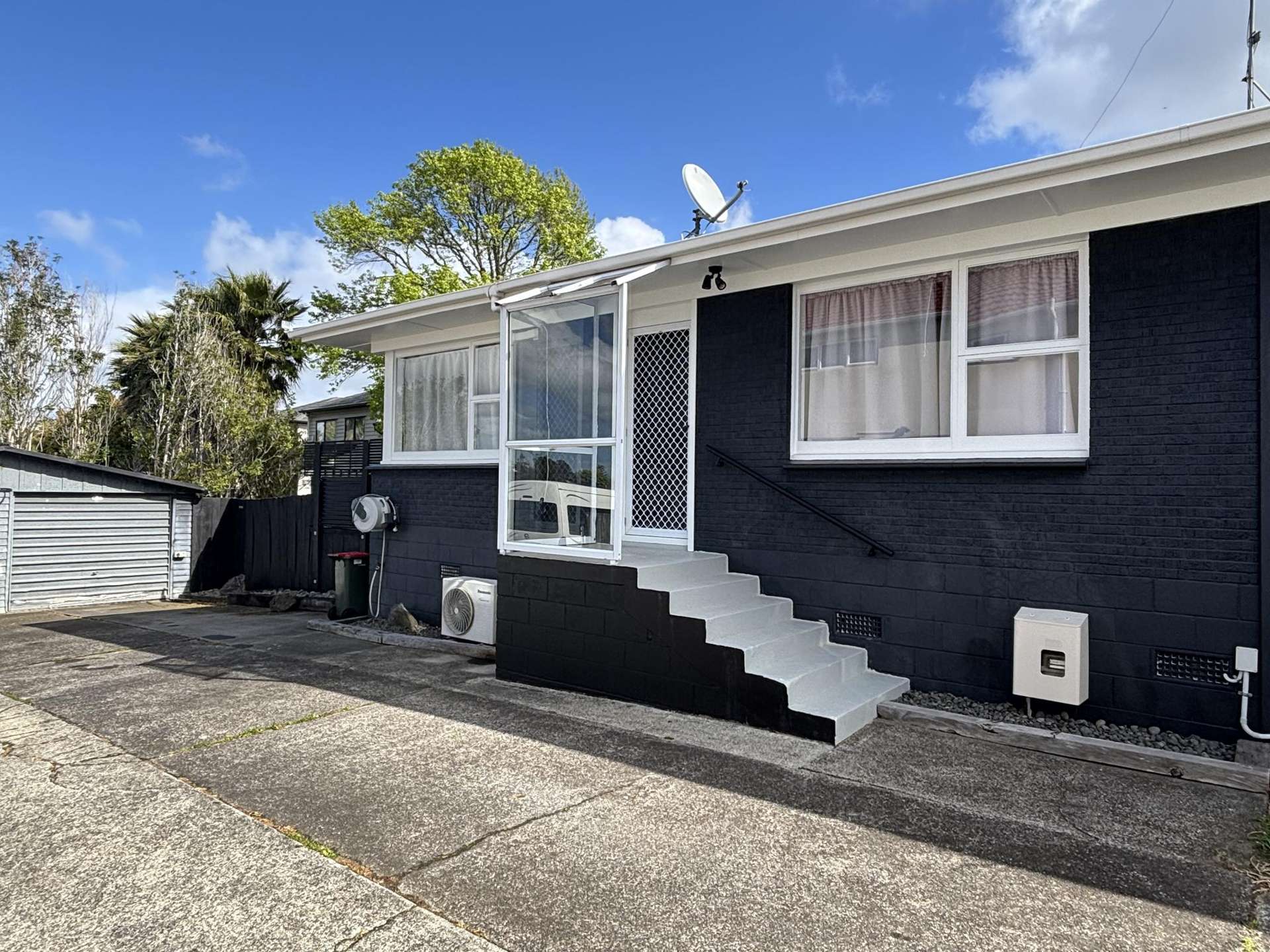 2/303 Pakuranga Road Pakuranga Heights_0