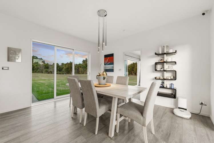1 Ngaire Close Wainui_10