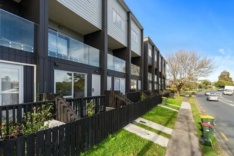 2/1 Matuhi Rise Henderson_10