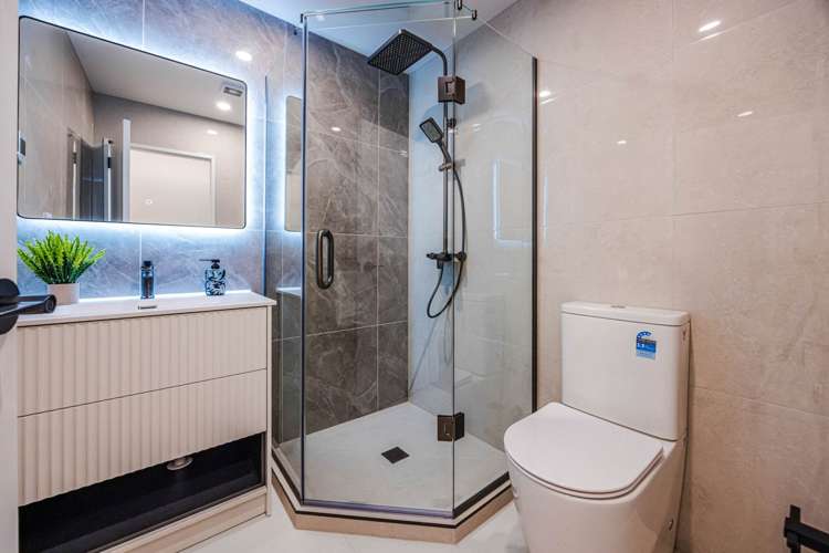 8B Elmdon Street Mangere_13