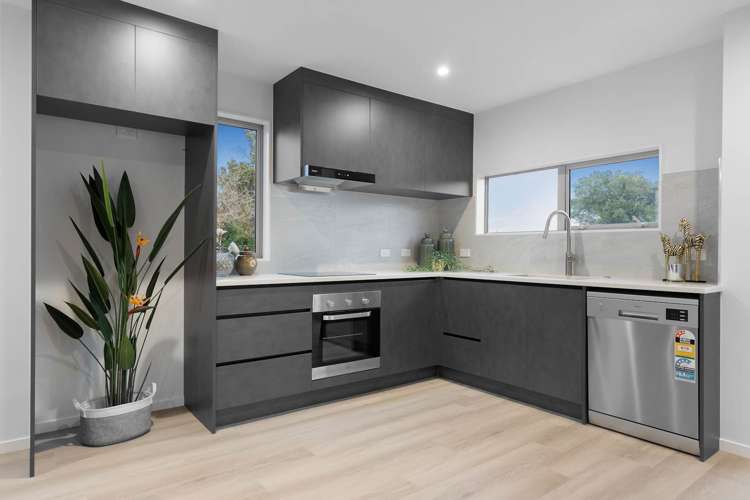 26C Trojan Crescent New Lynn_10