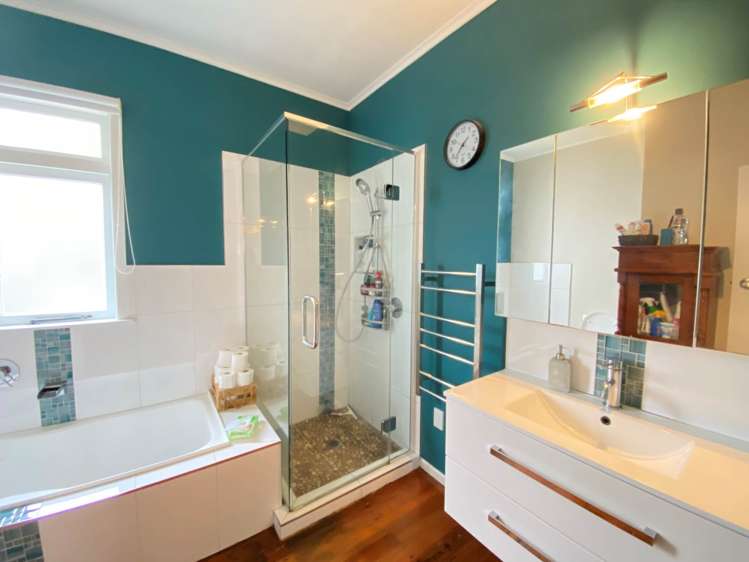 12a Beach Road Mellons Bay_19