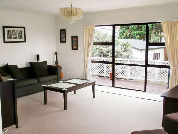 2/11 Ngatiawa Street One Tree Hill_2