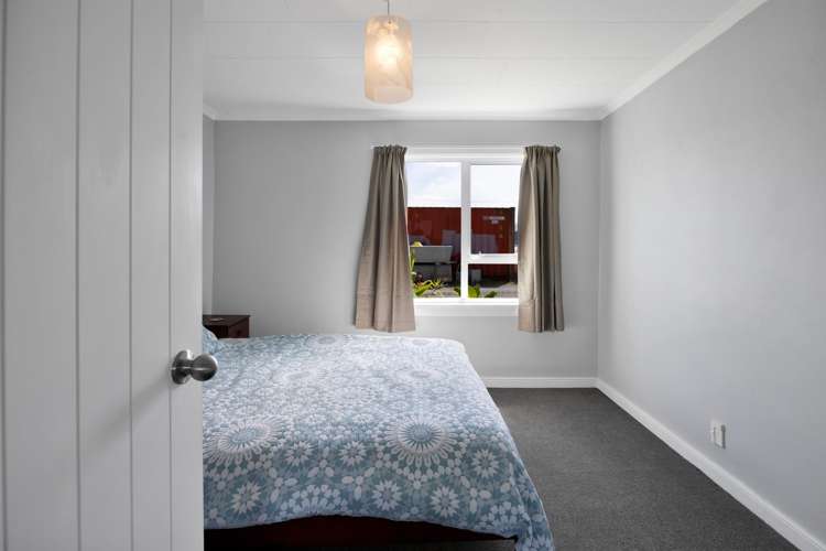 23 Layard Street Opunake_15