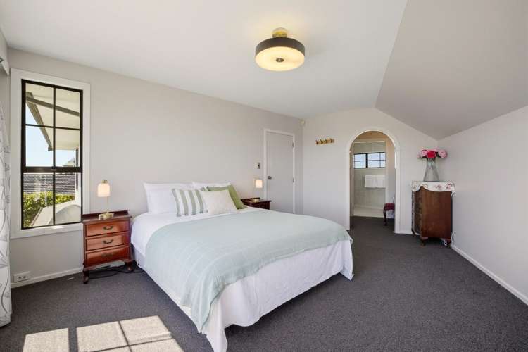 4 Larkhill Place Russley_16