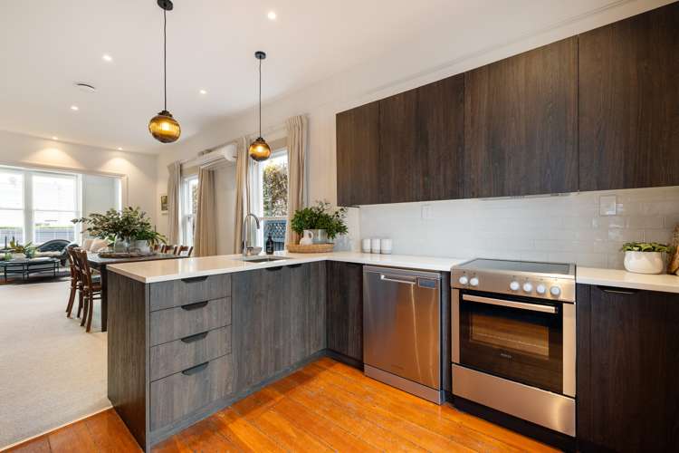 110 Office Road Merivale_5