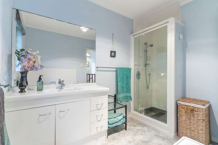 1/4 Elizabeth Place Mairangi Bay_21