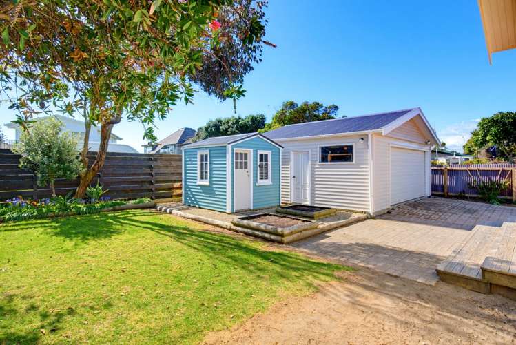 6 Adrian Grove Waikanae Beach_21