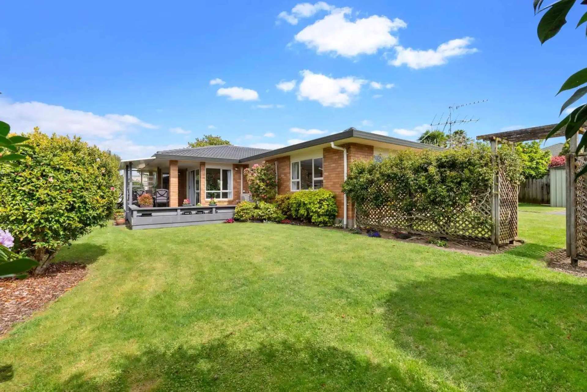 24 Castlehill Court Wattle Downs_0