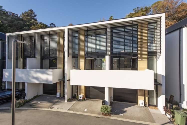 21 Erica Pabst Way Island Bay_14