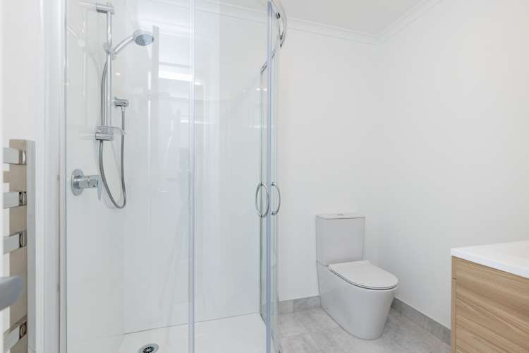 2/6 Walsh Street Forest Lake_7