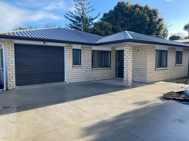 Single level brick, low maintenance home