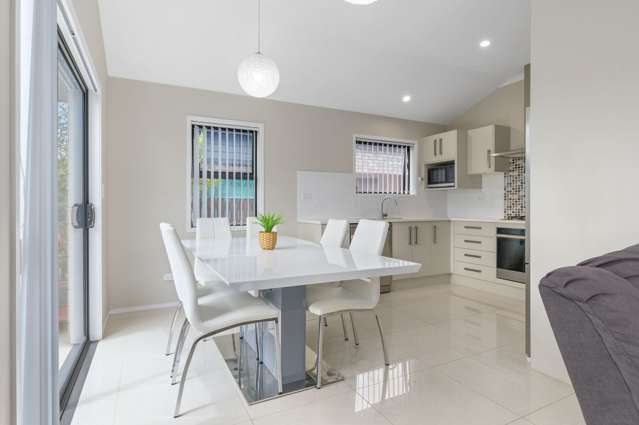 8 Squire Avenue Chartwell_1