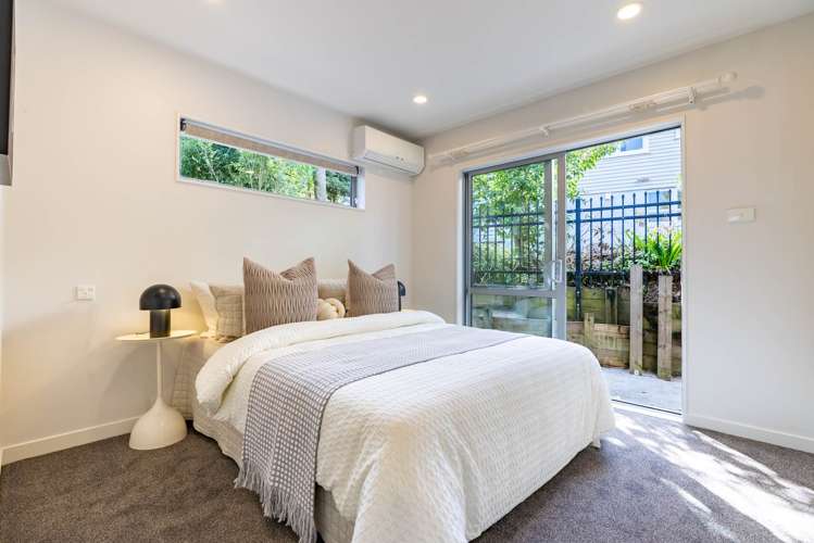 77A Royal Road Massey_15