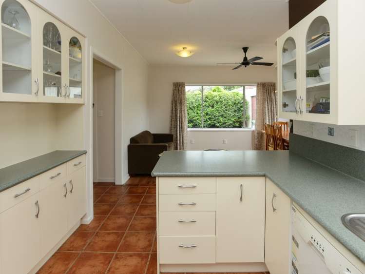 708 Murdoch Road East Akina_5