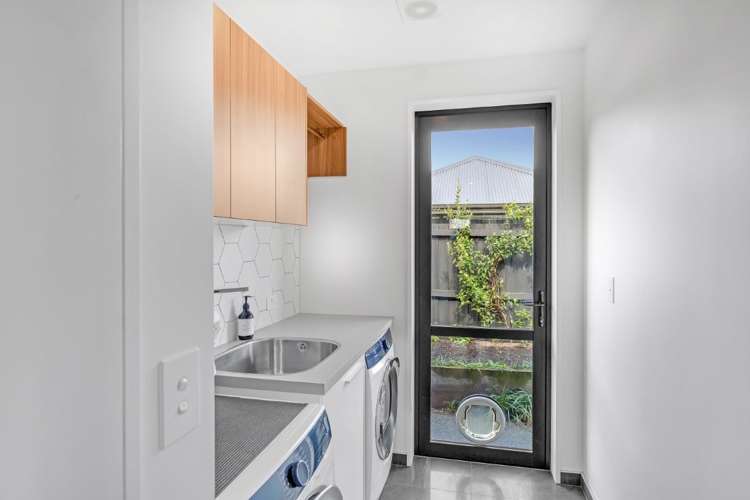 39 Dunlops Crescent Bottle Lake_18