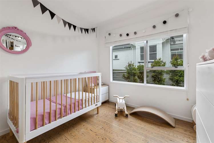 2/7 Hanlon Crescent Narrow Neck_17