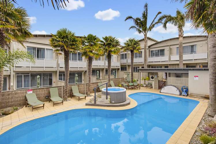 Unit 1, 4, 15/4-8 Matatua Road Raumati Beach_4