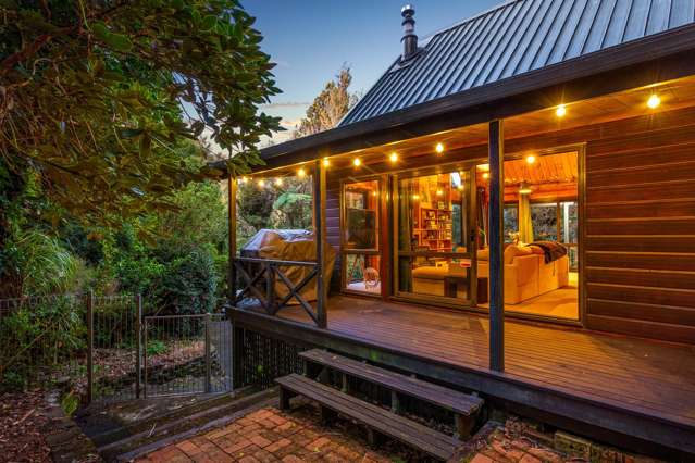 566 Scenic Drive Waiatarua_2