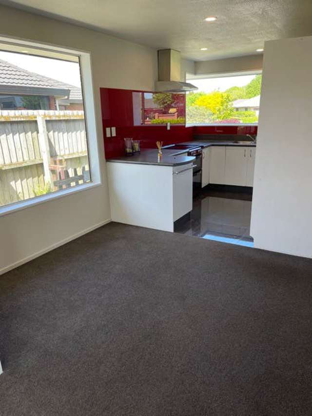 2/17 Cardigan Bay Place Addington_3