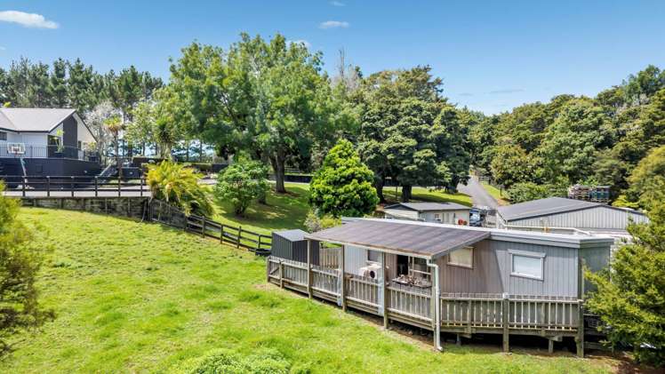 317 & 317A West Road Brookby_40