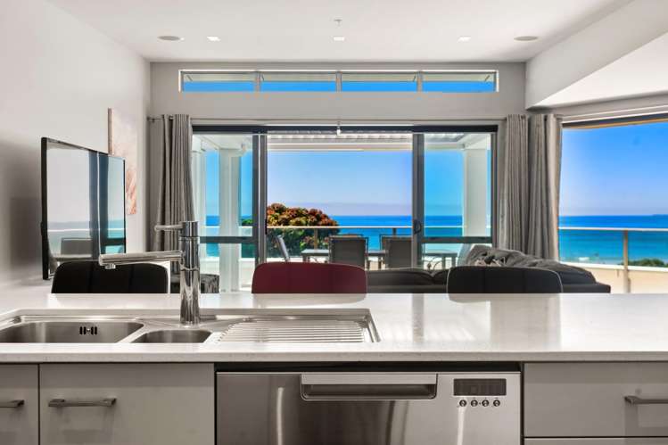 302/136 Marine Parade_0