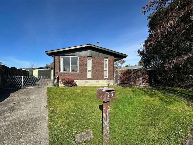 39 Robinson Crescent_0