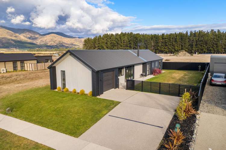 101 Burdon Loop Lake Hawea_22
