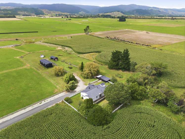 225 Kuku Beach Road Manakau_24