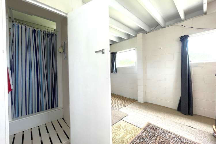 15 Esplanade Marokopa_18