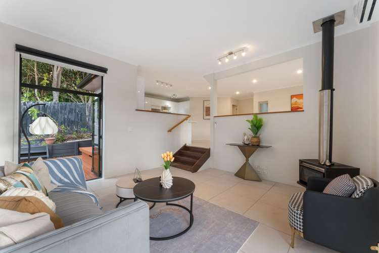 12B Kimberly Grove Greenhithe_12