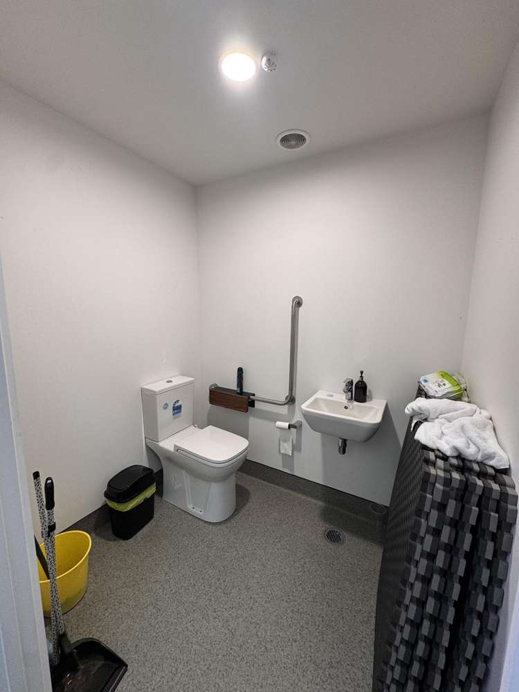 2/74 Westpoint Drive Hobsonville_8