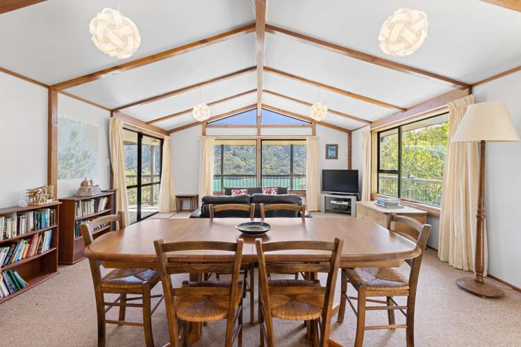 1775 Kenepuru Road_2