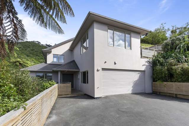 Private Haven with Harbour Views