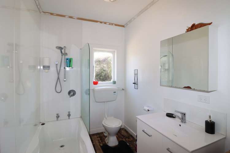 1395 Opaki Kaiparoro Road Mauriceville_7