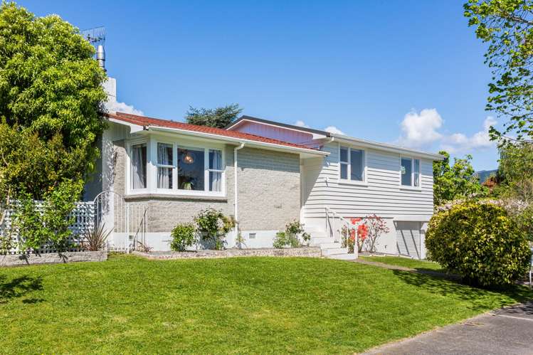 2 Monterey Place Totara Park_0