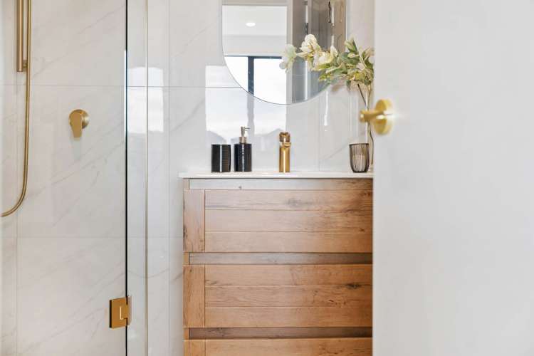 8/12 Yeovil Road Te Atatu Peninsula_14