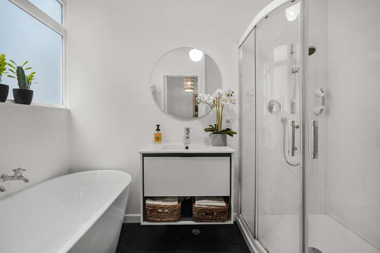 6/4 Gill Road Eastbourne_9