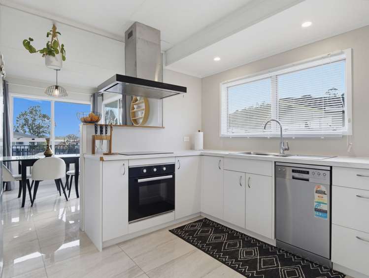 16 Dingadee Street Welcome Bay_8