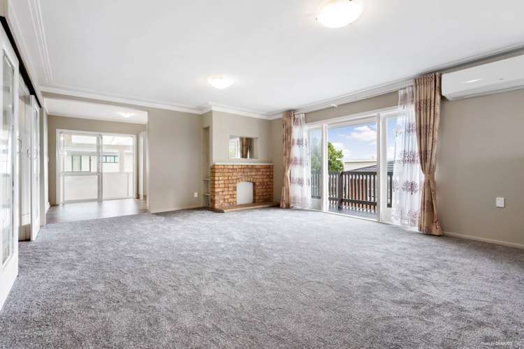 80 Roberts Road Te Atatu South_7