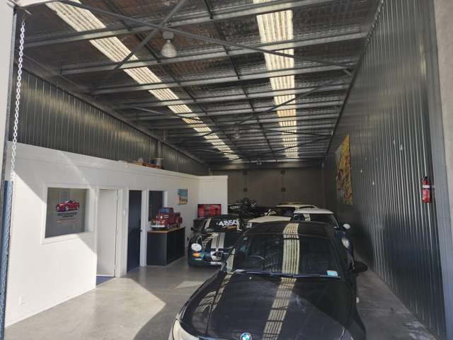 Unit 2, 50 Gracefield Road Gracefield_1