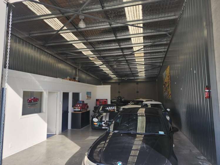 Unit 2, 50 Gracefield Road Gracefield_1